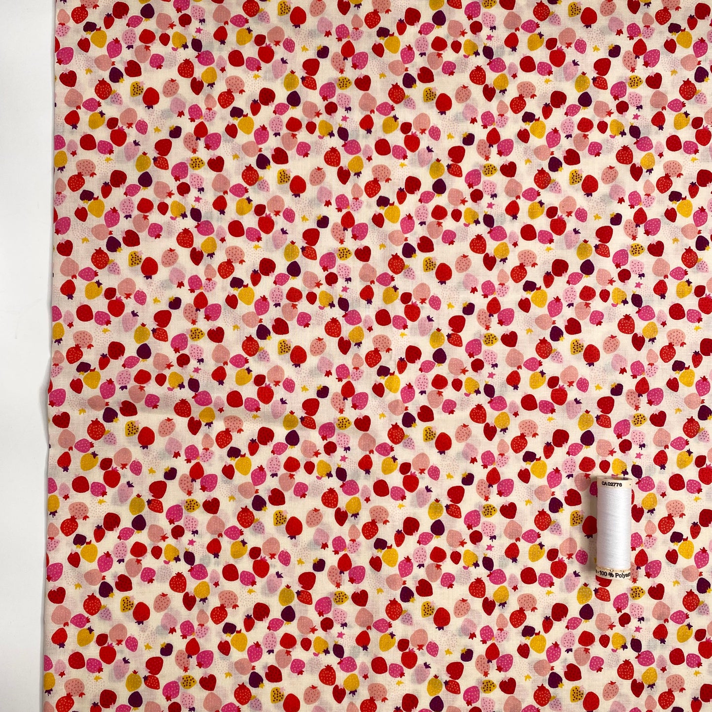 Little Pocket Strawberries in Cream | Sevenberry | 100% Cotton