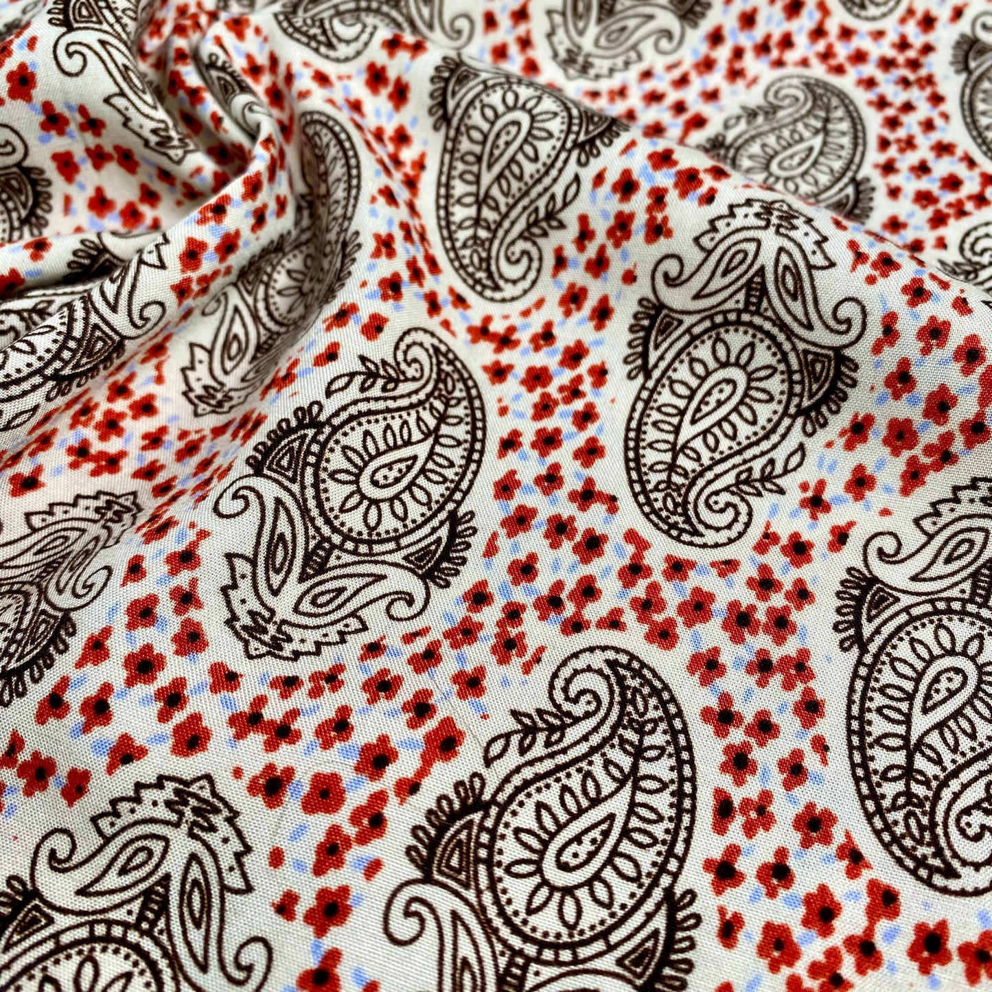 Floral Paisley Ananda Viscose | Beige & Red