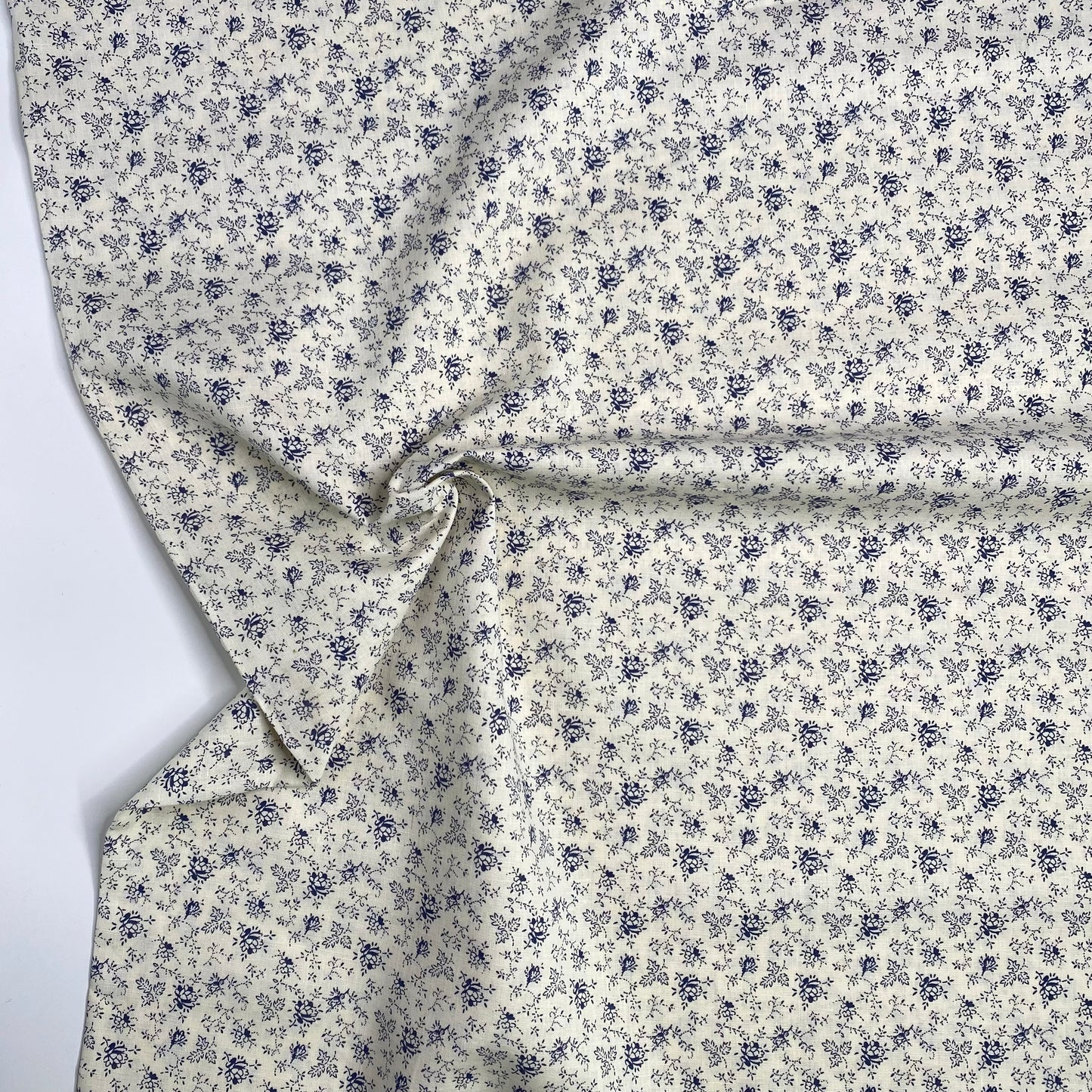 Ex-Designer Ditsy Floral Cotton Linen | Navy & Ivory